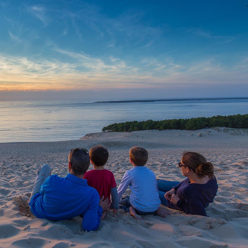 Vous avez très envie de passer une semaine ou deux en famille sur le bassin d'Arcachon... et vous vous posez la question de loger à Arcachon ou au Cap-Ferret ? Je vous aide à choisir.
