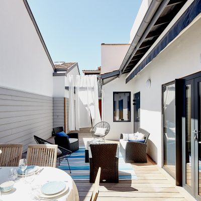 Dining area outdoor living area terrace Garance Villa Arcachon
